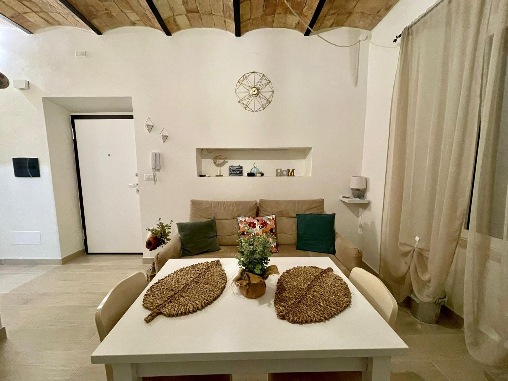 Casa Vacanze - La Torre - Appartamento Marta Bagian luar foto
