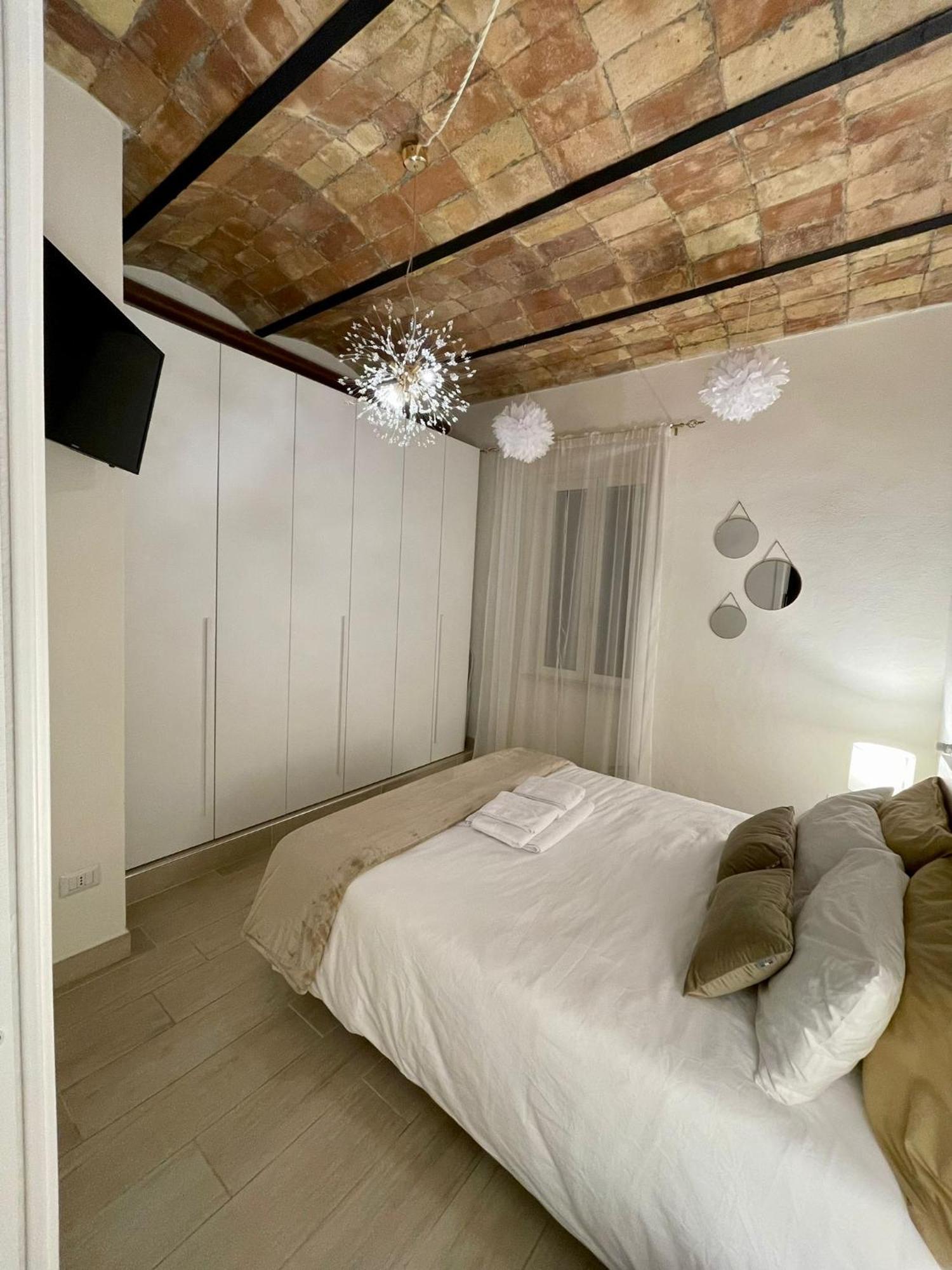 Casa Vacanze - La Torre - Appartamento Marta Bagian luar foto